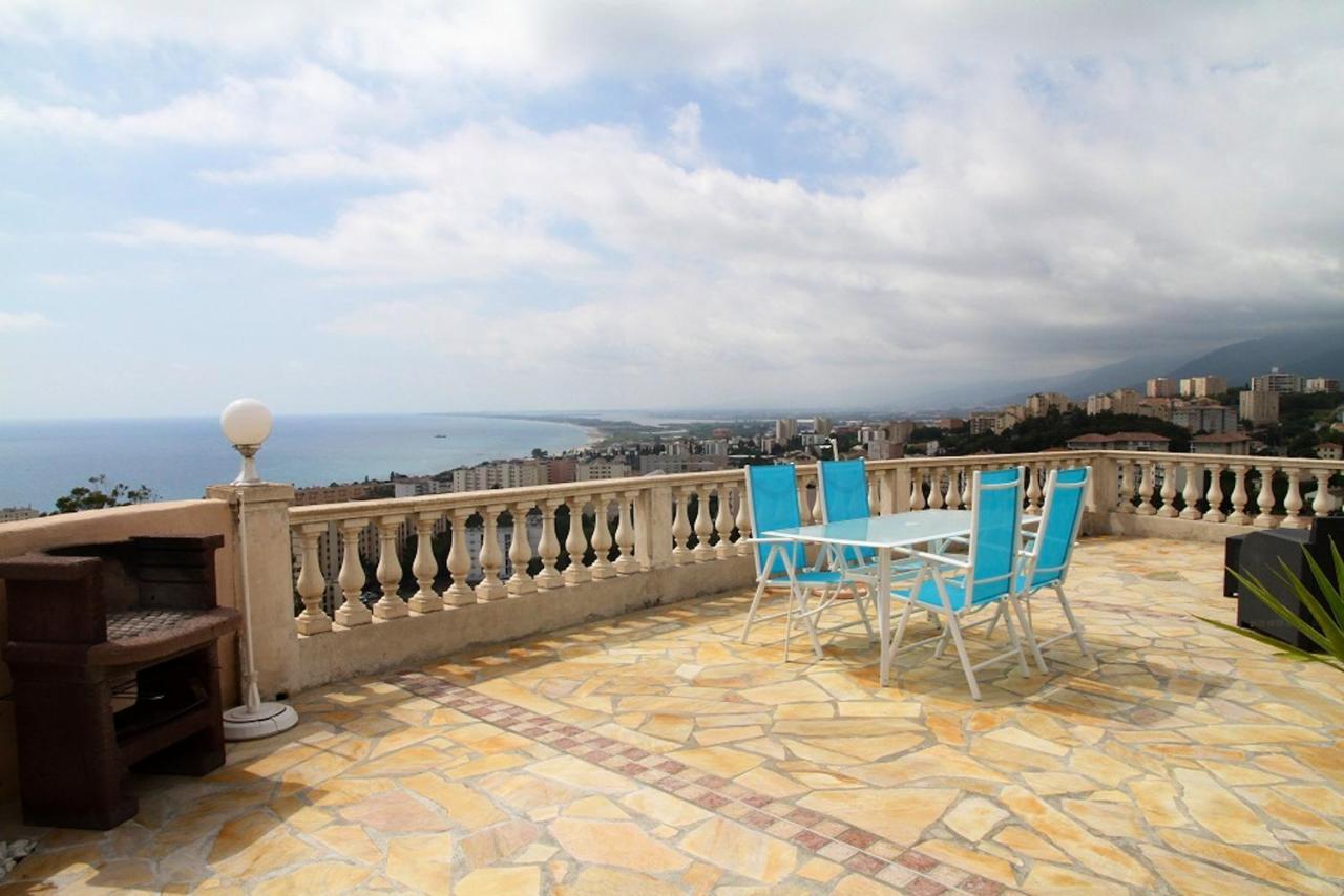 Appartement Spacieux A Bastia Avec Vue Et Montagne. Bastia (Corsica)
